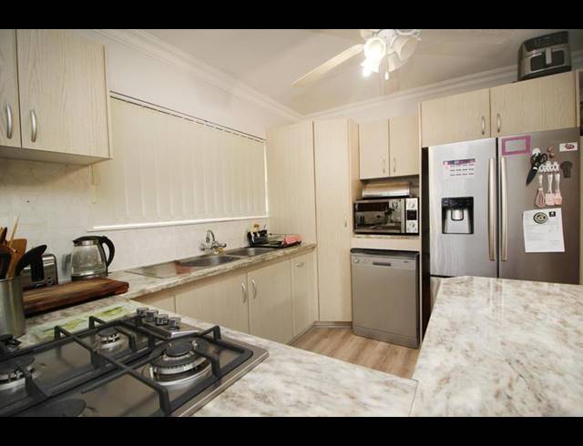 3 BEDROOM HOUSE FOR SALE IN FRAAIUITSIG